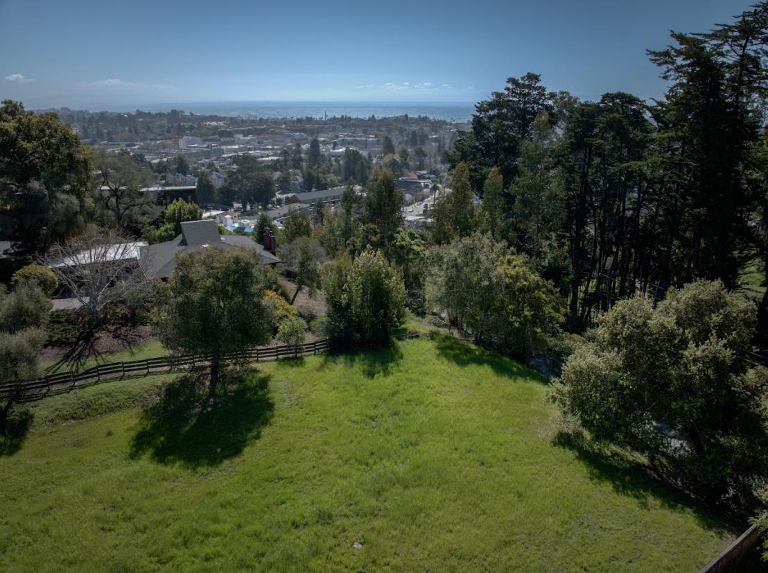 Detail Gallery Image 13 of 17 For 112 Hillcrest Ter, Santa Cruz,  CA 95060 - – Beds | – Baths