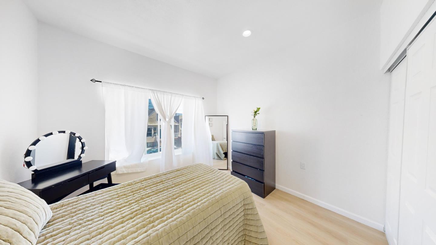 Detail Gallery Image 11 of 19 For 99 Holloway Ave, San Francisco,  CA 94112 - 6 Beds | 2 Baths