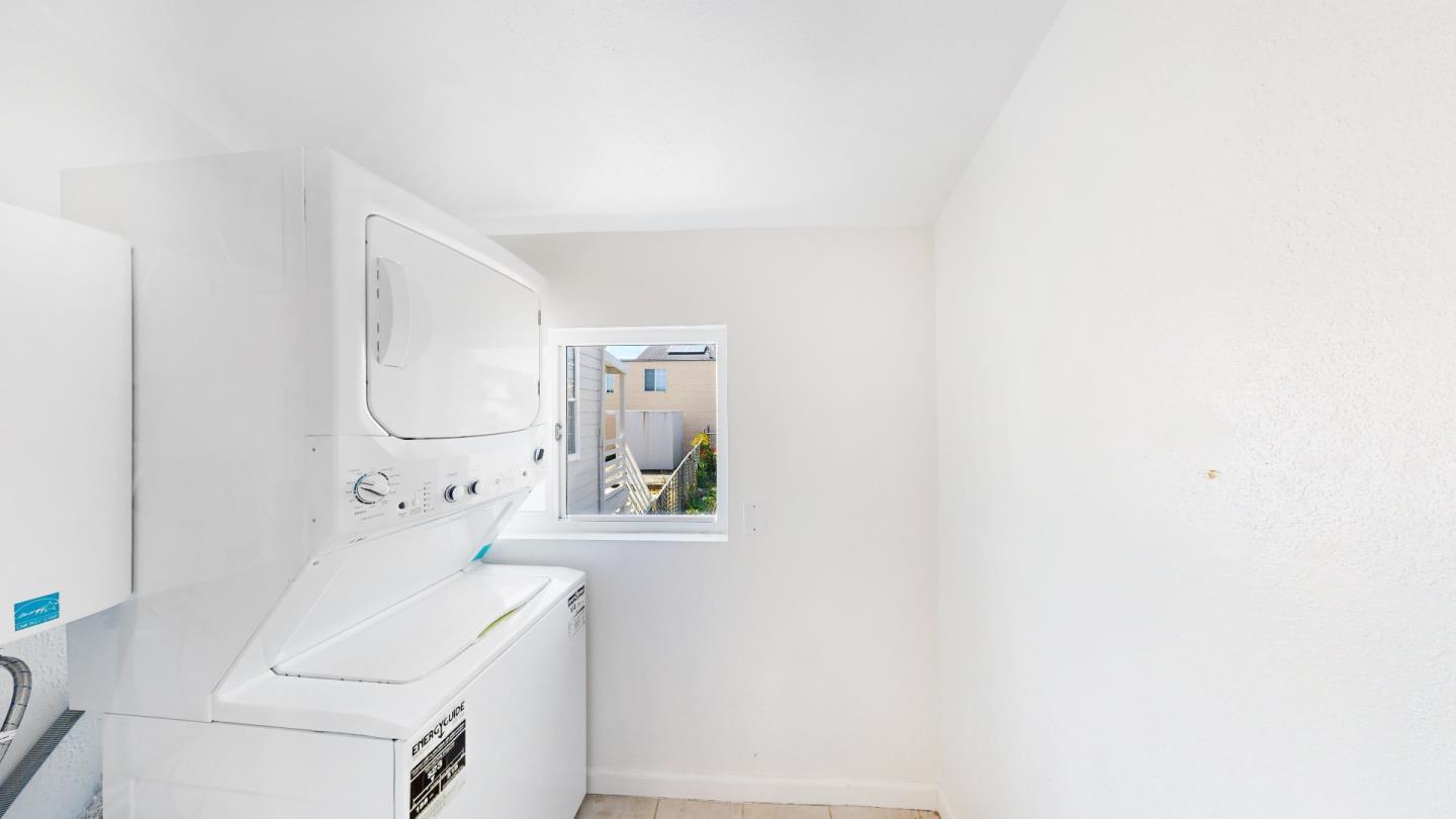 Detail Gallery Image 7 of 19 For 99 Holloway Ave, San Francisco,  CA 94112 - 6 Beds | 2 Baths