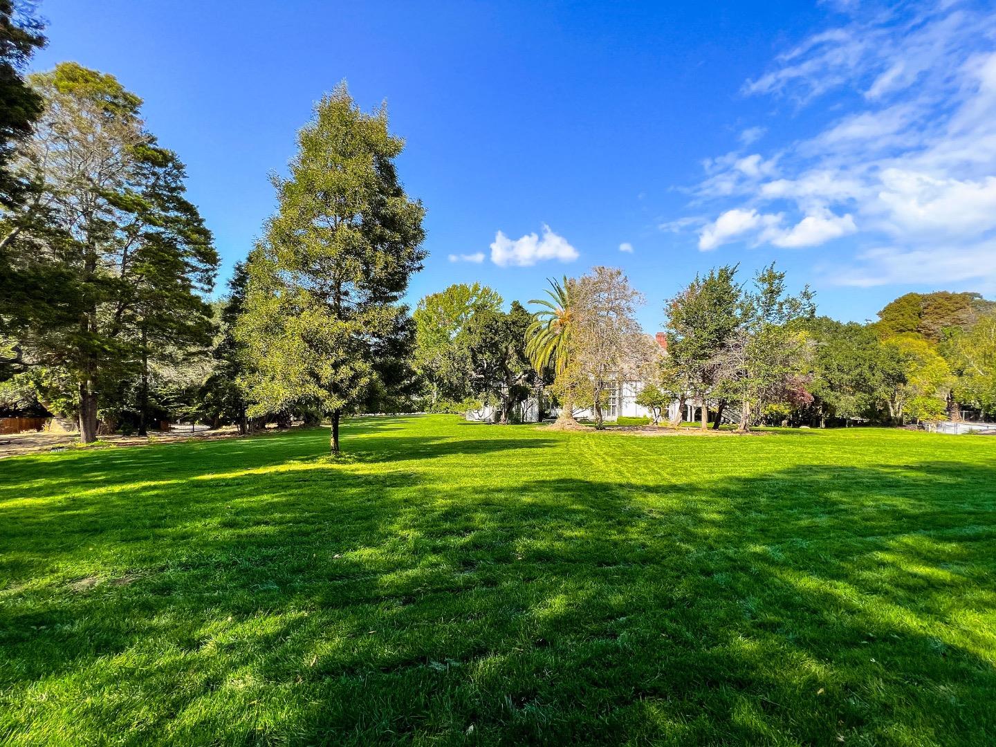 Detail Gallery Image 9 of 21 For 90 Fagan Dr, Hillsborough,  CA 94010 - – Beds | – Baths