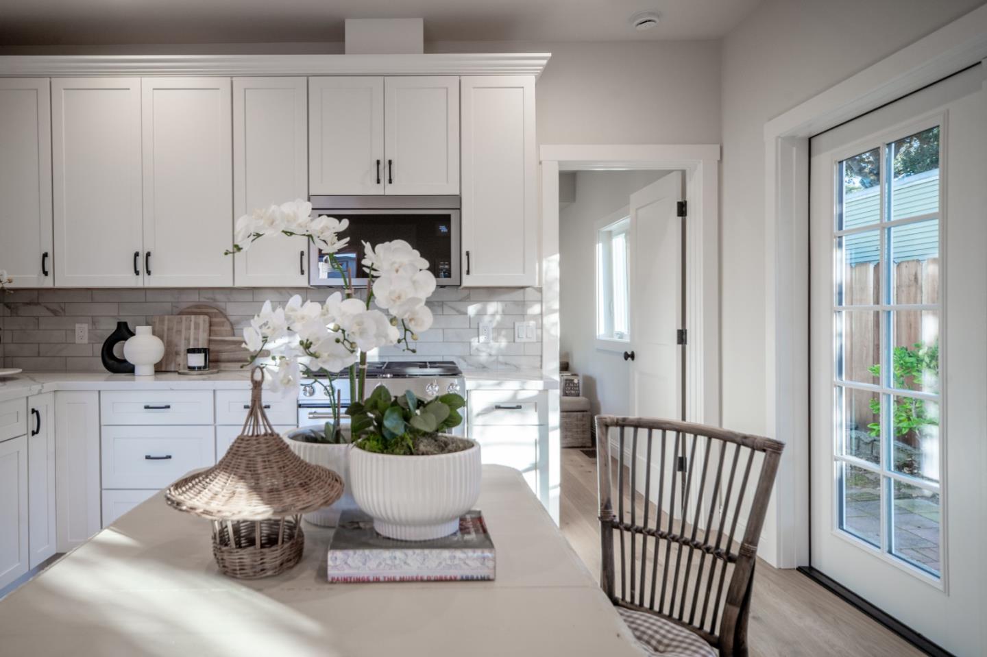 Detail Gallery Image 11 of 45 For 311 Lobos Ave, Pacific Grove,  CA 93950 - 2 Beds | 2 Baths