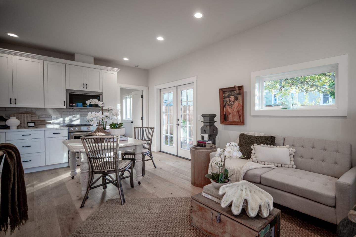 Detail Gallery Image 6 of 45 For 311 Lobos Ave, Pacific Grove,  CA 93950 - 2 Beds | 2 Baths