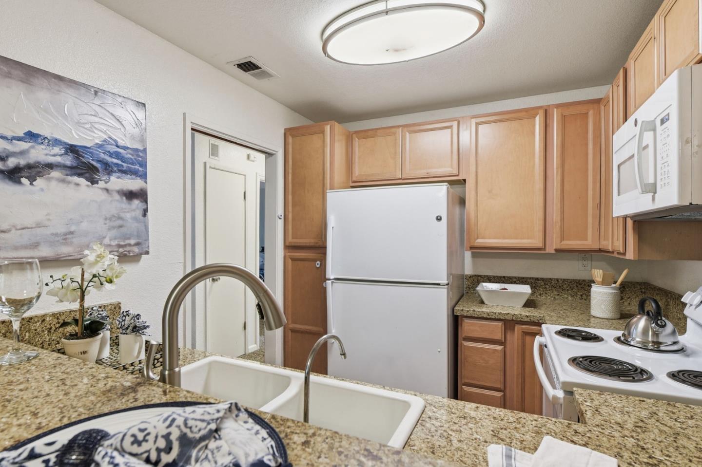 Detail Gallery Image 13 of 38 For 5696 Makati Cir #G,  San Jose,  CA 95123 - 2 Beds | 2 Baths