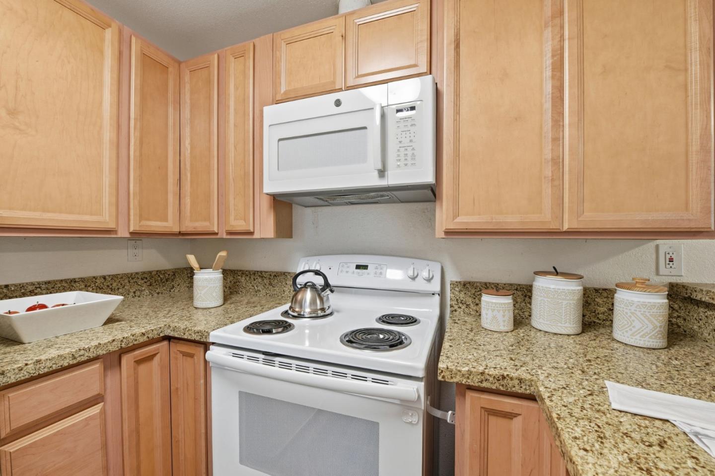 Detail Gallery Image 17 of 38 For 5696 Makati Cir #G,  San Jose,  CA 95123 - 2 Beds | 2 Baths