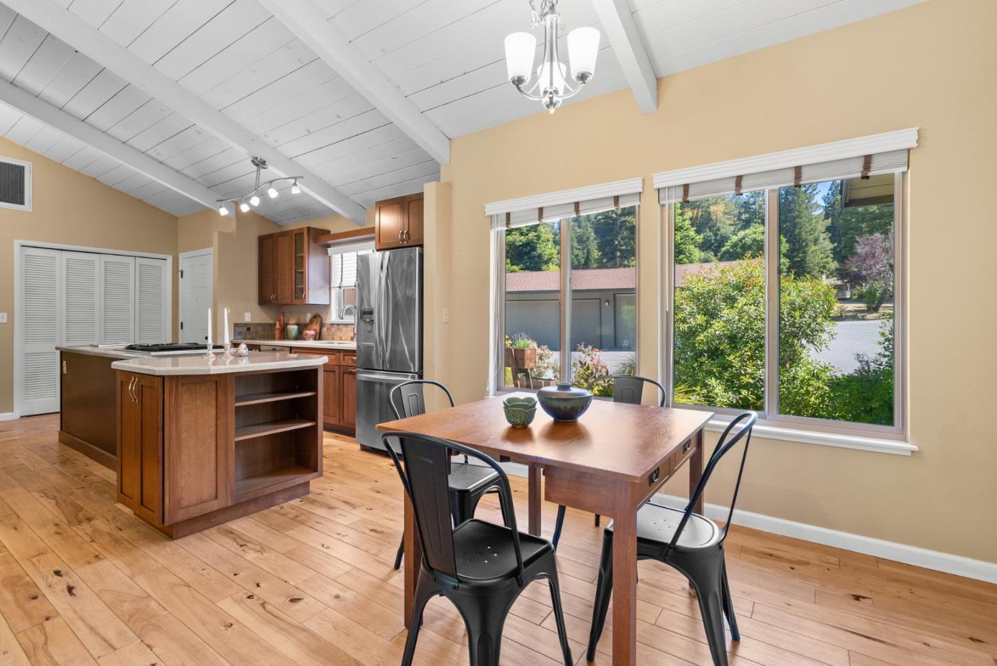 Detail Gallery Image 11 of 38 For 238 E Hilton Dr, Boulder Creek,  CA 95006 - 3 Beds | 2 Baths