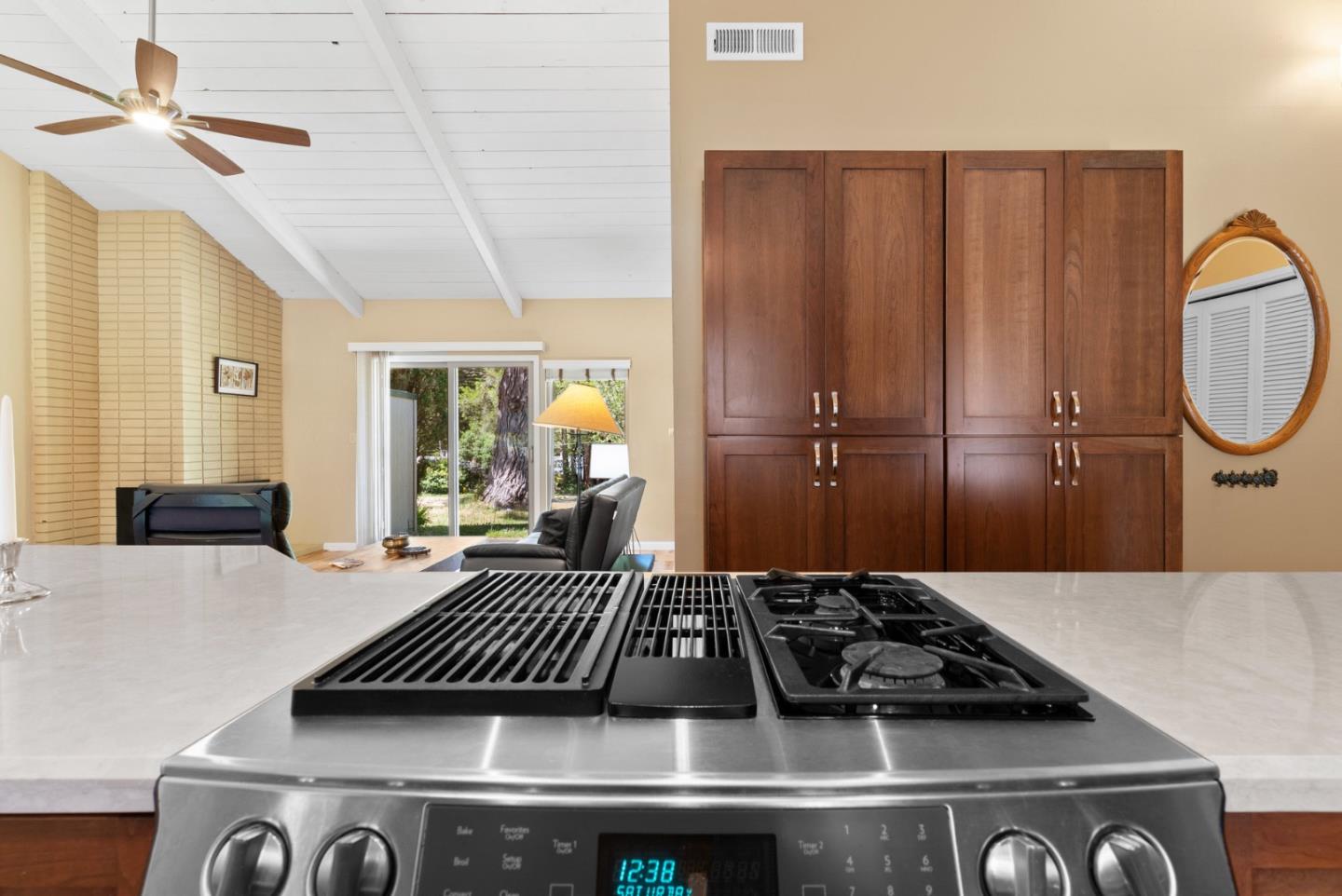 Detail Gallery Image 6 of 38 For 238 E Hilton Dr, Boulder Creek,  CA 95006 - 3 Beds | 2 Baths