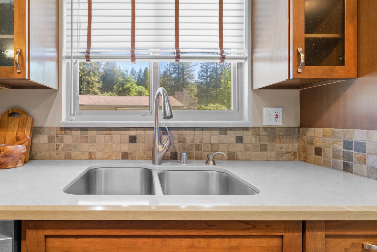 Detail Gallery Image 8 of 38 For 238 E Hilton Dr, Boulder Creek,  CA 95006 - 3 Beds | 2 Baths