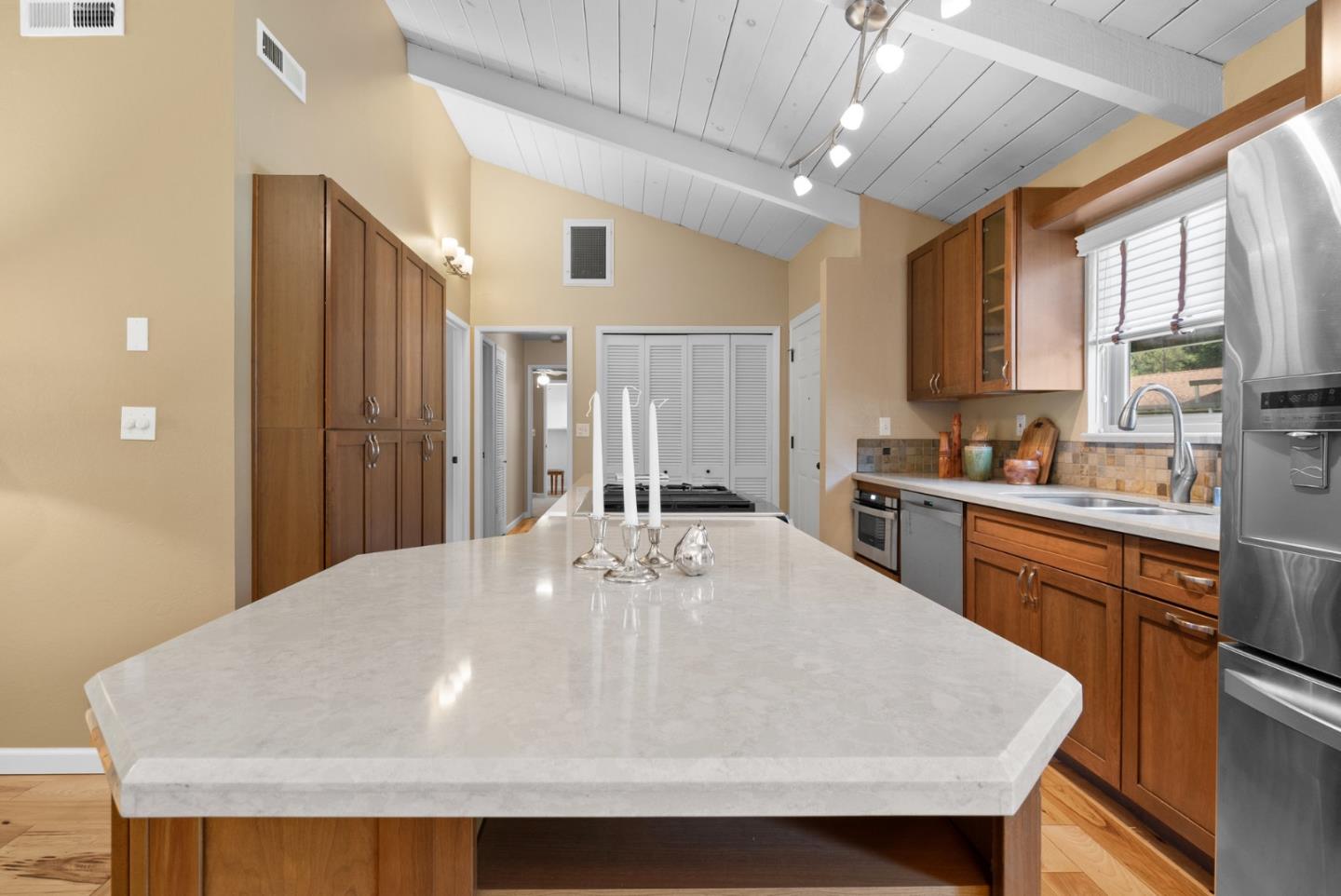 Detail Gallery Image 9 of 38 For 238 E Hilton Dr, Boulder Creek,  CA 95006 - 3 Beds | 2 Baths