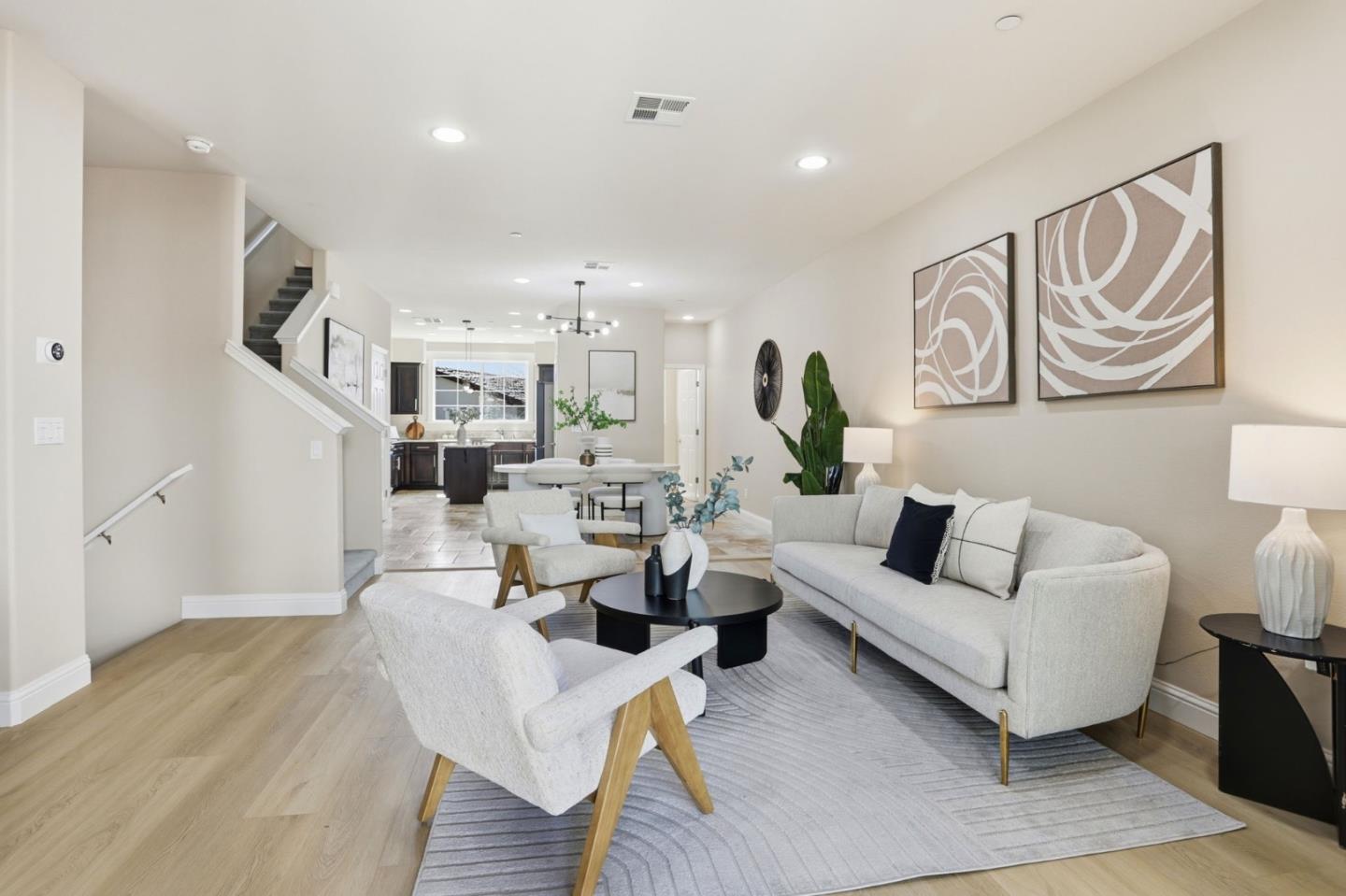 Detail Gallery Image 11 of 36 For 34170 via Torino, Fremont,  CA 94555 - 4 Beds | 3/1 Baths