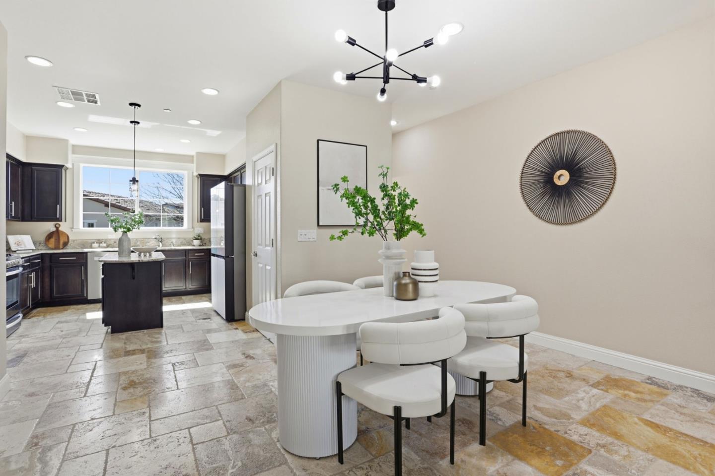 Detail Gallery Image 12 of 36 For 34170 via Torino, Fremont,  CA 94555 - 4 Beds | 3/1 Baths