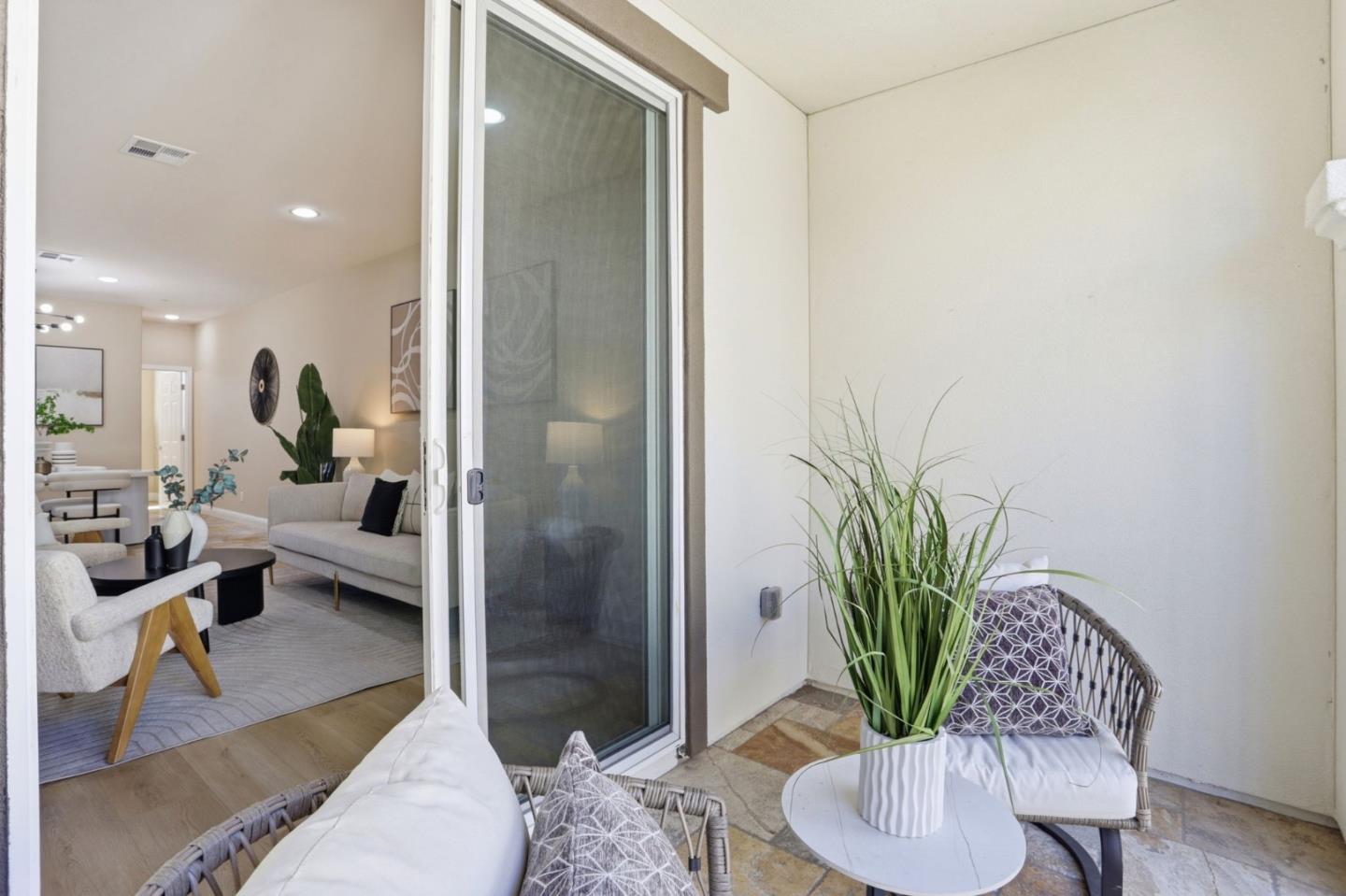 Detail Gallery Image 17 of 36 For 34170 via Torino, Fremont,  CA 94555 - 4 Beds | 3/1 Baths