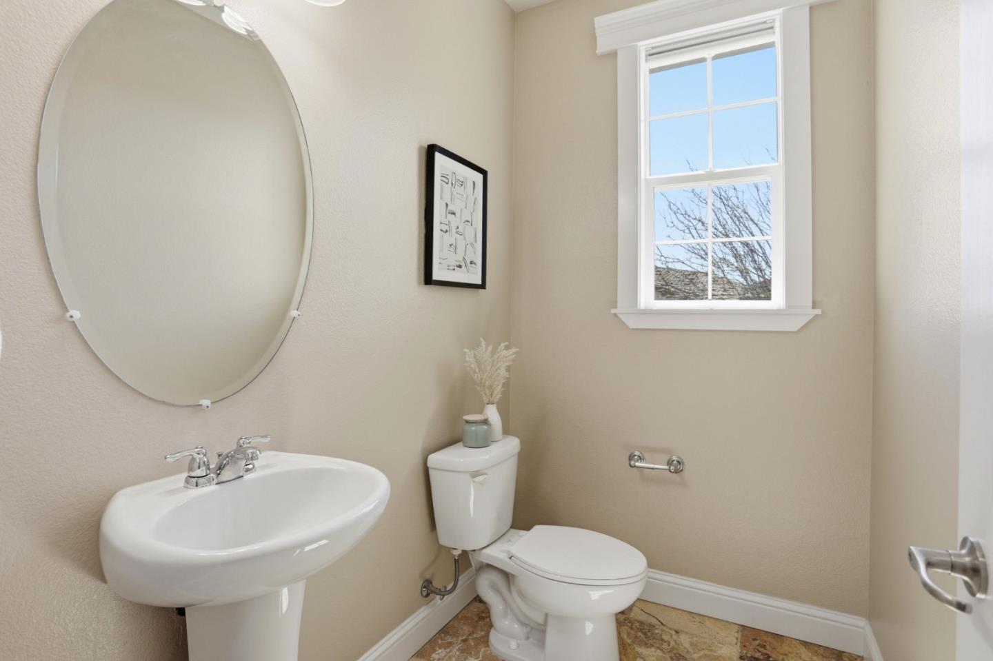 Detail Gallery Image 18 of 36 For 34170 via Torino, Fremont,  CA 94555 - 4 Beds | 3/1 Baths
