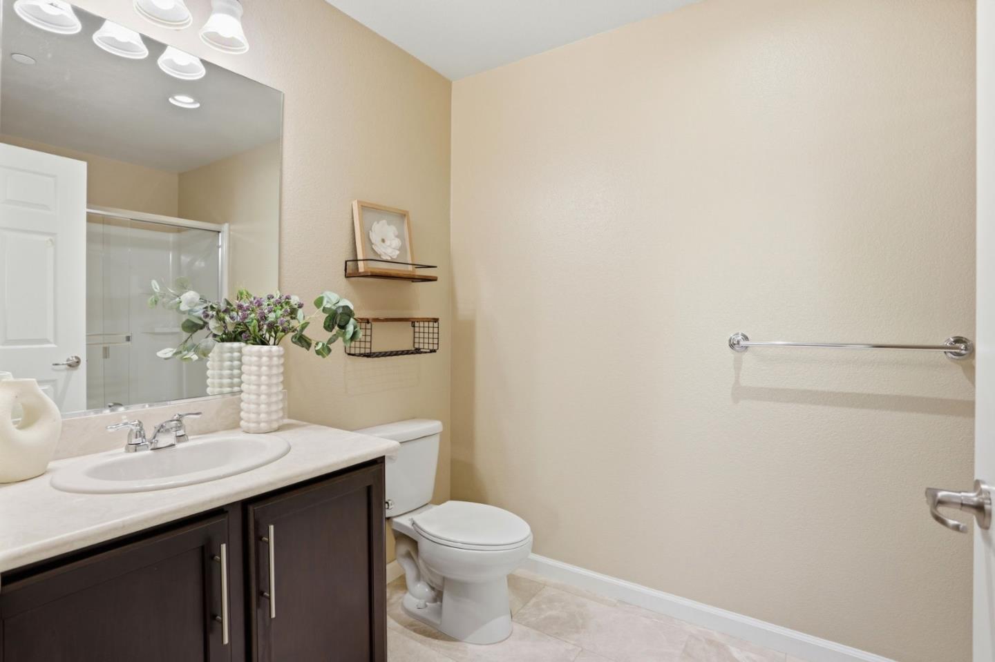 Detail Gallery Image 7 of 36 For 34170 via Torino, Fremont,  CA 94555 - 4 Beds | 3/1 Baths