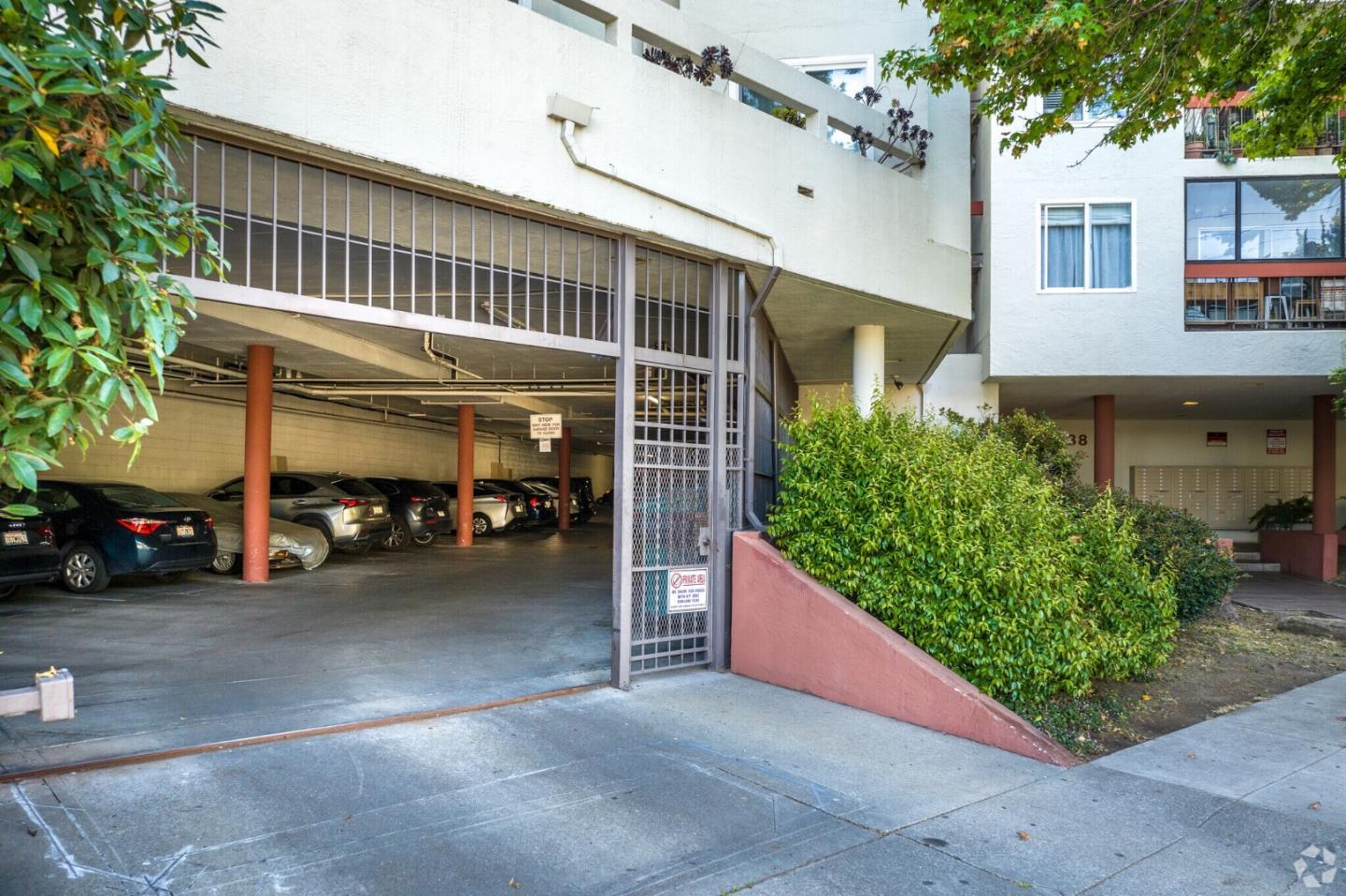 Detail Gallery Image 38 of 39 For 288 Whitmore St #327,  Oakland,  CA 94611 - 1 Beds | 1 Baths