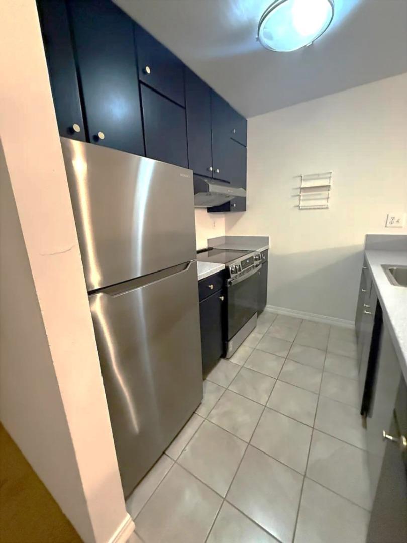 Detail Gallery Image 9 of 39 For 288 Whitmore St #327,  Oakland,  CA 94611 - 1 Beds | 1 Baths