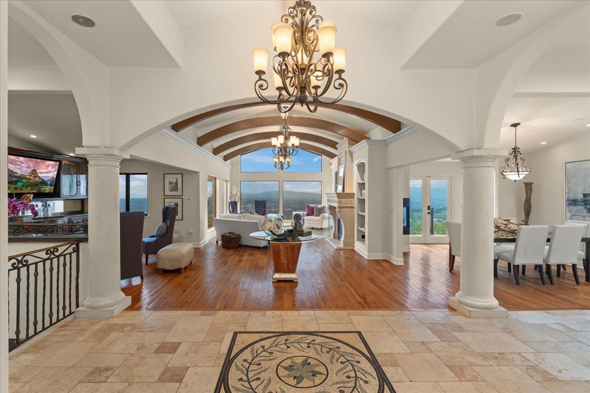 Detail Gallery Image 11 of 66 For 16251 Maya Way, Los Gatos,  CA 95030 - 4 Beds | 2/1 Baths