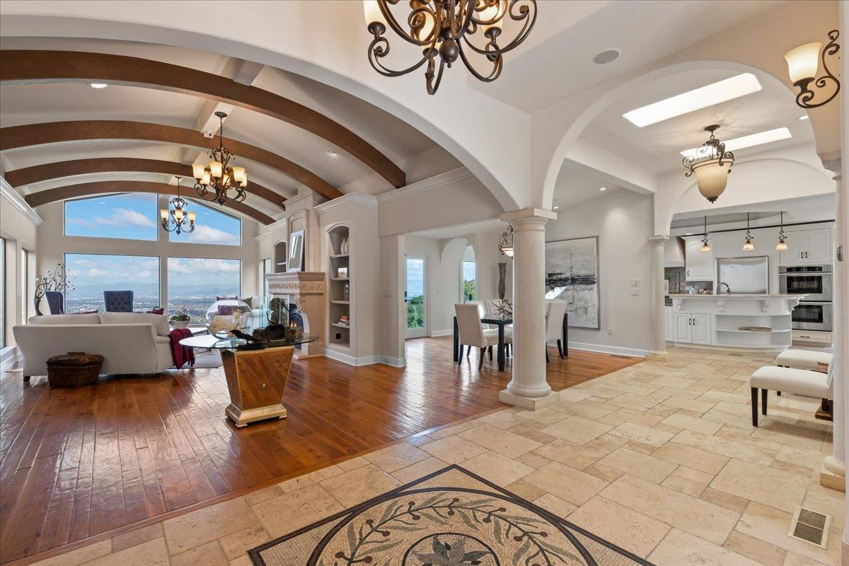 Detail Gallery Image 12 of 66 For 16251 Maya Way, Los Gatos,  CA 95030 - 4 Beds | 2/1 Baths