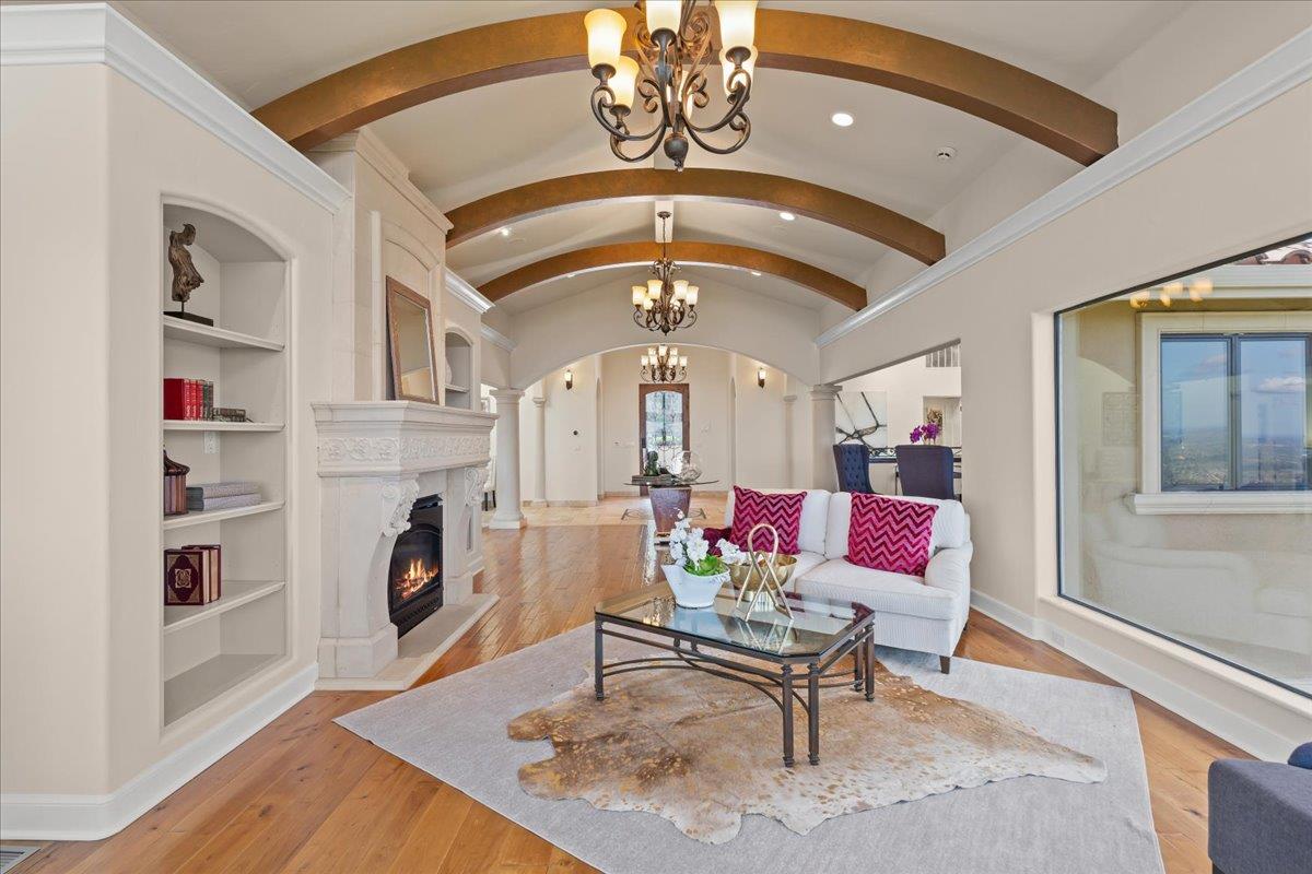 Detail Gallery Image 14 of 66 For 16251 Maya Way, Los Gatos,  CA 95030 - 4 Beds | 2/1 Baths