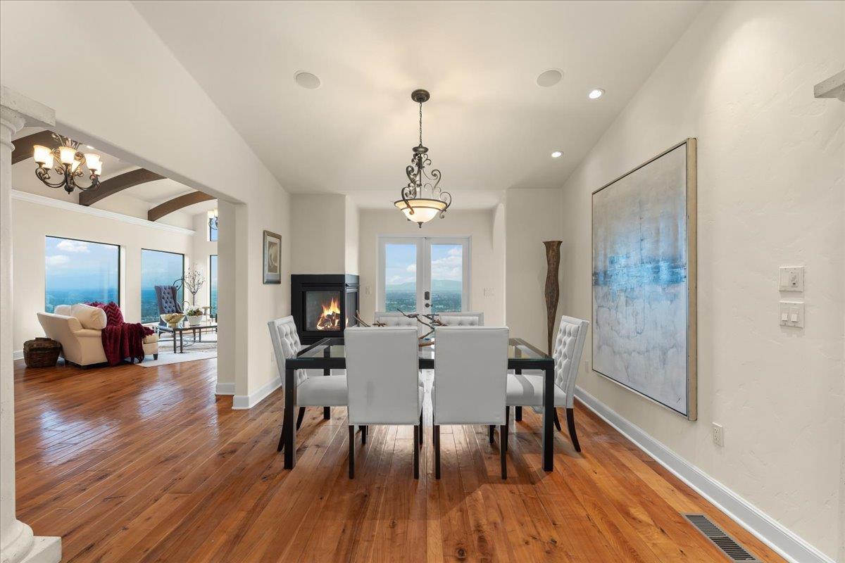 Detail Gallery Image 18 of 66 For 16251 Maya Way, Los Gatos,  CA 95030 - 4 Beds | 2/1 Baths