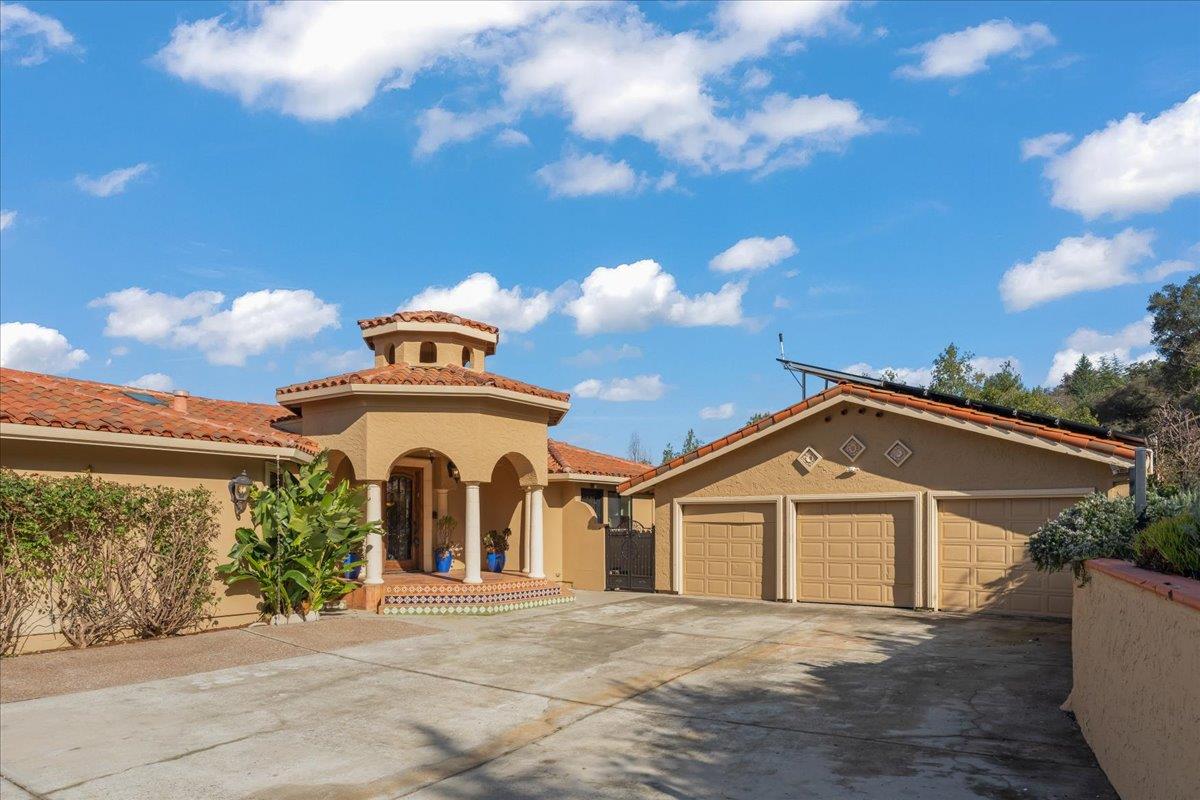 Detail Gallery Image 3 of 66 For 16251 Maya Way, Los Gatos,  CA 95030 - 4 Beds | 2/1 Baths