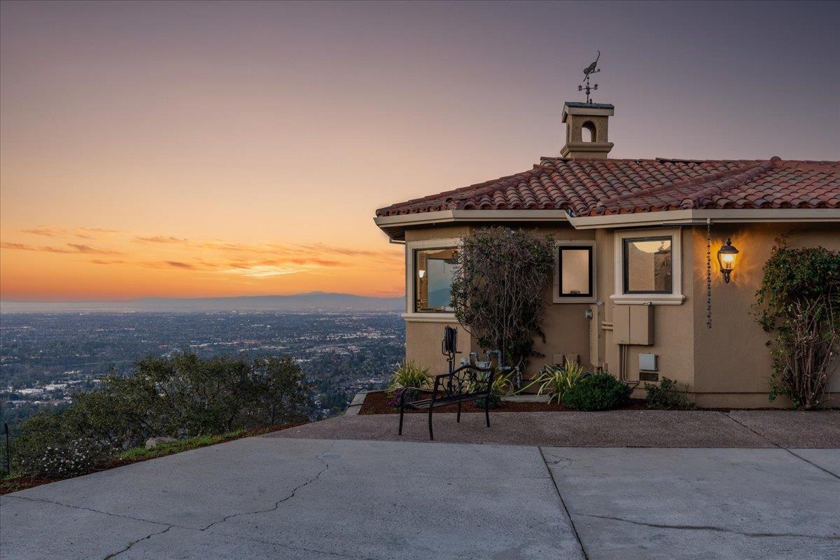 Detail Gallery Image 6 of 66 For 16251 Maya Way, Los Gatos,  CA 95030 - 4 Beds | 2/1 Baths