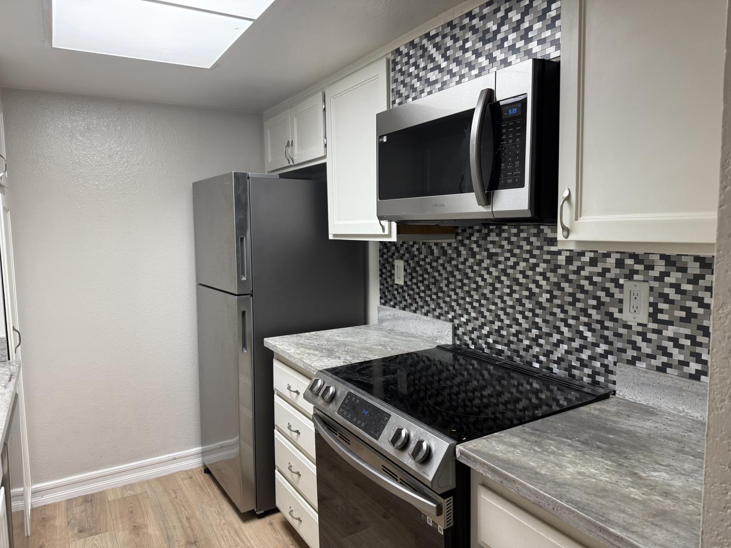 Detail Gallery Image 8 of 16 For 5588 Makati, San Jose,  CA 95123 - 1 Beds | 1 Baths
