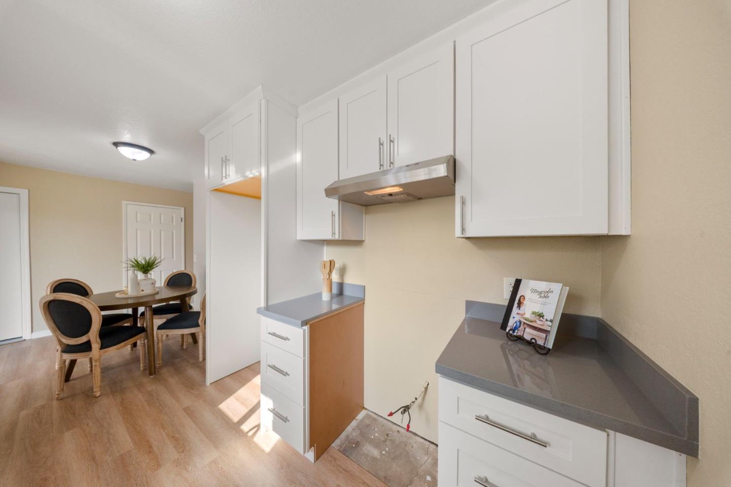 Detail Gallery Image 13 of 31 For 1156 Marguerite Ave, Manteca,  CA 95336 - 3 Beds | 2 Baths