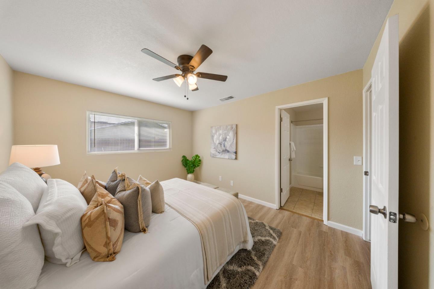 Detail Gallery Image 18 of 31 For 1156 Marguerite Ave, Manteca,  CA 95336 - 3 Beds | 2 Baths