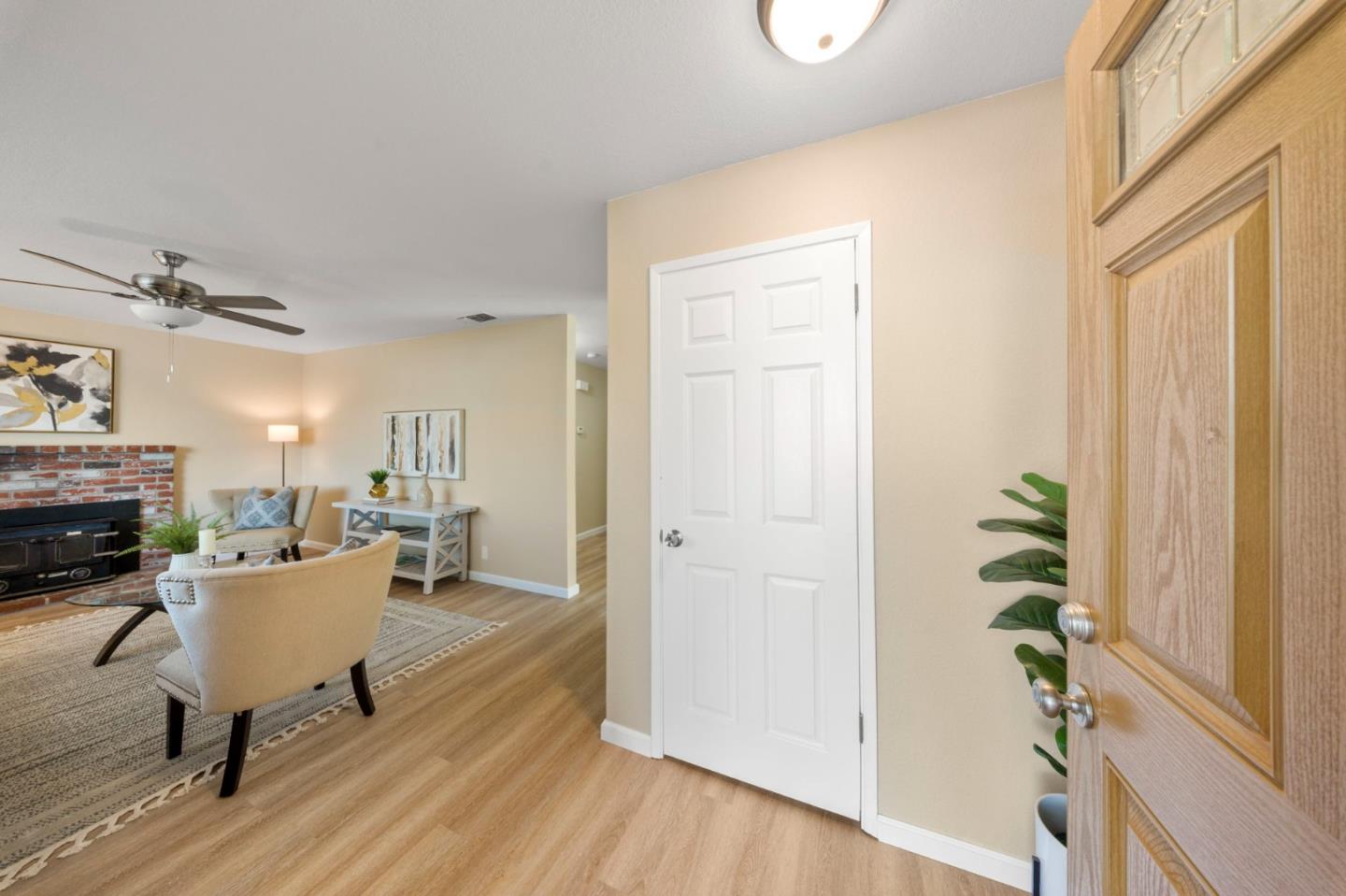 Detail Gallery Image 4 of 31 For 1156 Marguerite Ave, Manteca,  CA 95336 - 3 Beds | 2 Baths