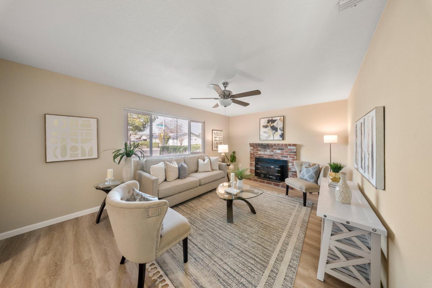 Detail Gallery Image 5 of 31 For 1156 Marguerite Ave, Manteca,  CA 95336 - 3 Beds | 2 Baths