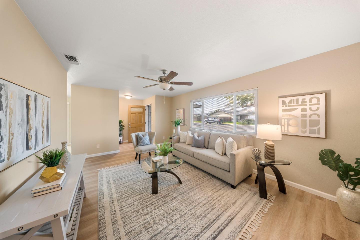 Detail Gallery Image 6 of 31 For 1156 Marguerite Ave, Manteca,  CA 95336 - 3 Beds | 2 Baths