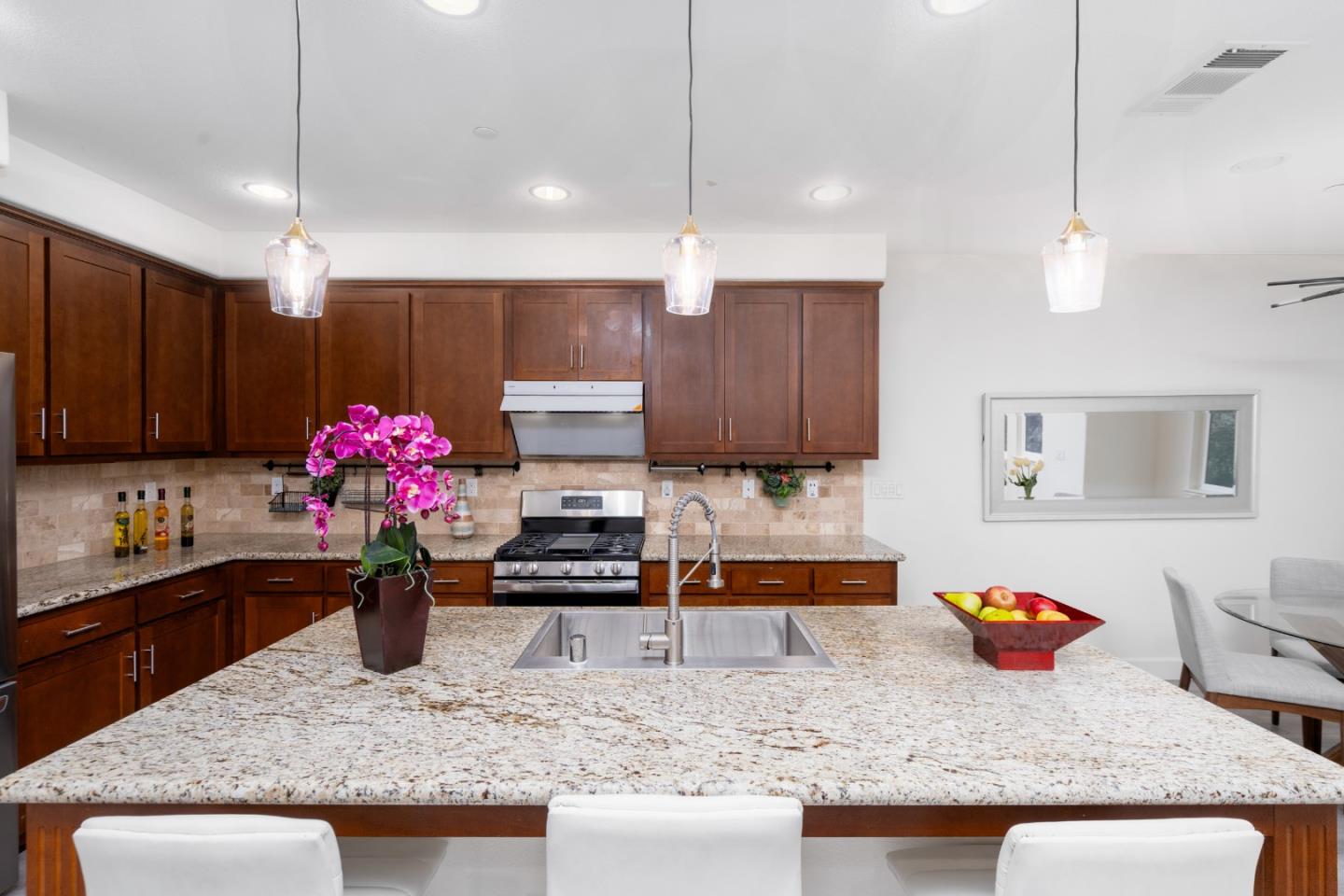 Detail Gallery Image 14 of 34 For 1864 Lee Way, Milpitas,  CA 95035 - 3 Beds | 3 Baths