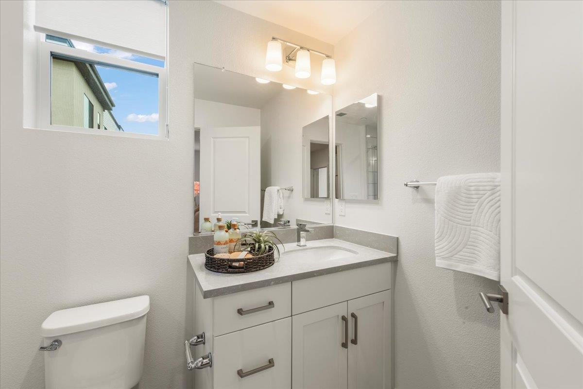 Detail Gallery Image 19 of 26 For 16447 Mcmillan Ct, Los Gatos,  CA 95032 - 3 Beds | 3/1 Baths