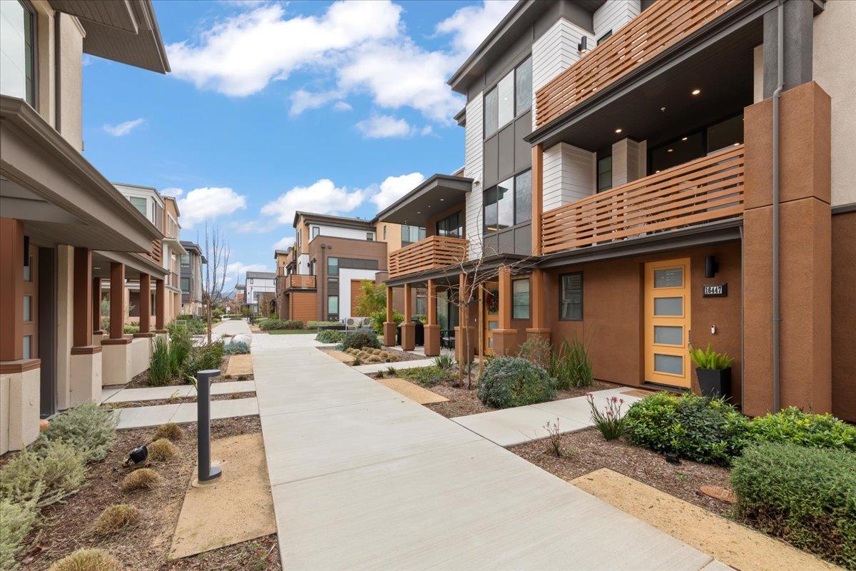 Detail Gallery Image 2 of 26 For 16447 Mcmillan Ct, Los Gatos,  CA 95032 - 3 Beds | 3/1 Baths