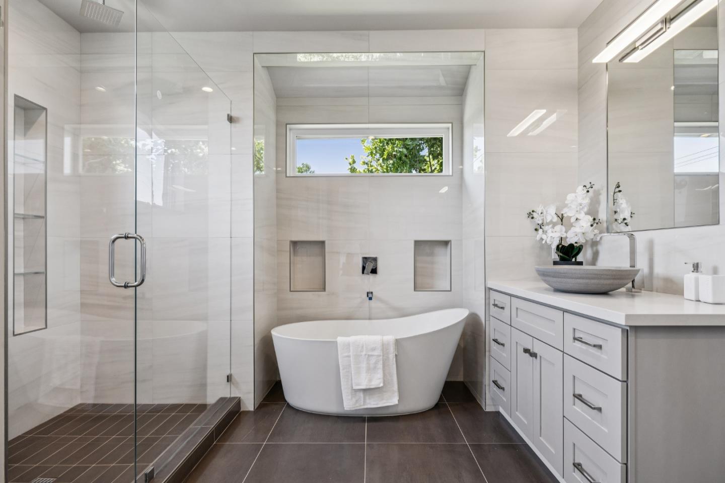 Detail Gallery Image 35 of 48 For 14871 Payton Ave, San Jose,  CA 95124 - 6 Beds | 4/1 Baths