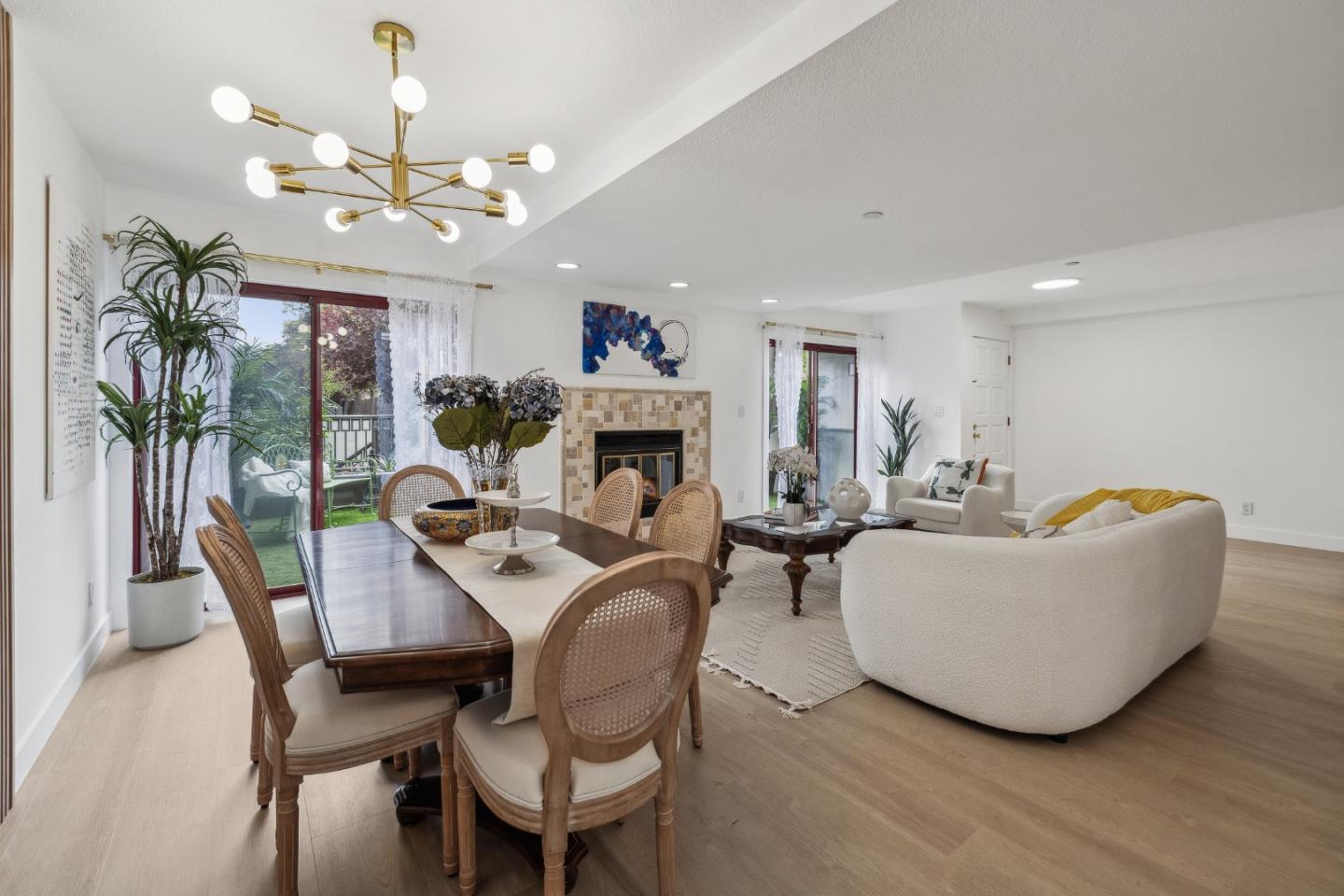 Detail Gallery Image 13 of 49 For 4159 El Camino Way #UNIT E,  Palo Alto,  CA 94306 - 2 Beds | 2 Baths