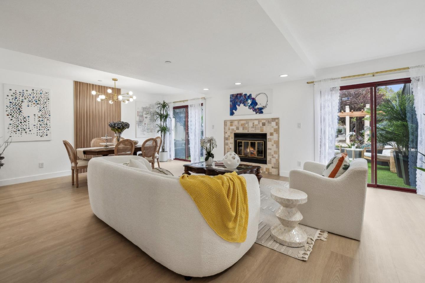 Detail Gallery Image 2 of 49 For 4159 El Camino Way #UNIT E,  Palo Alto,  CA 94306 - 2 Beds | 2 Baths