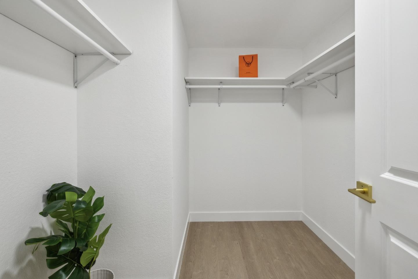 Detail Gallery Image 29 of 49 For 4159 El Camino Way #UNIT E,  Palo Alto,  CA 94306 - 2 Beds | 2 Baths