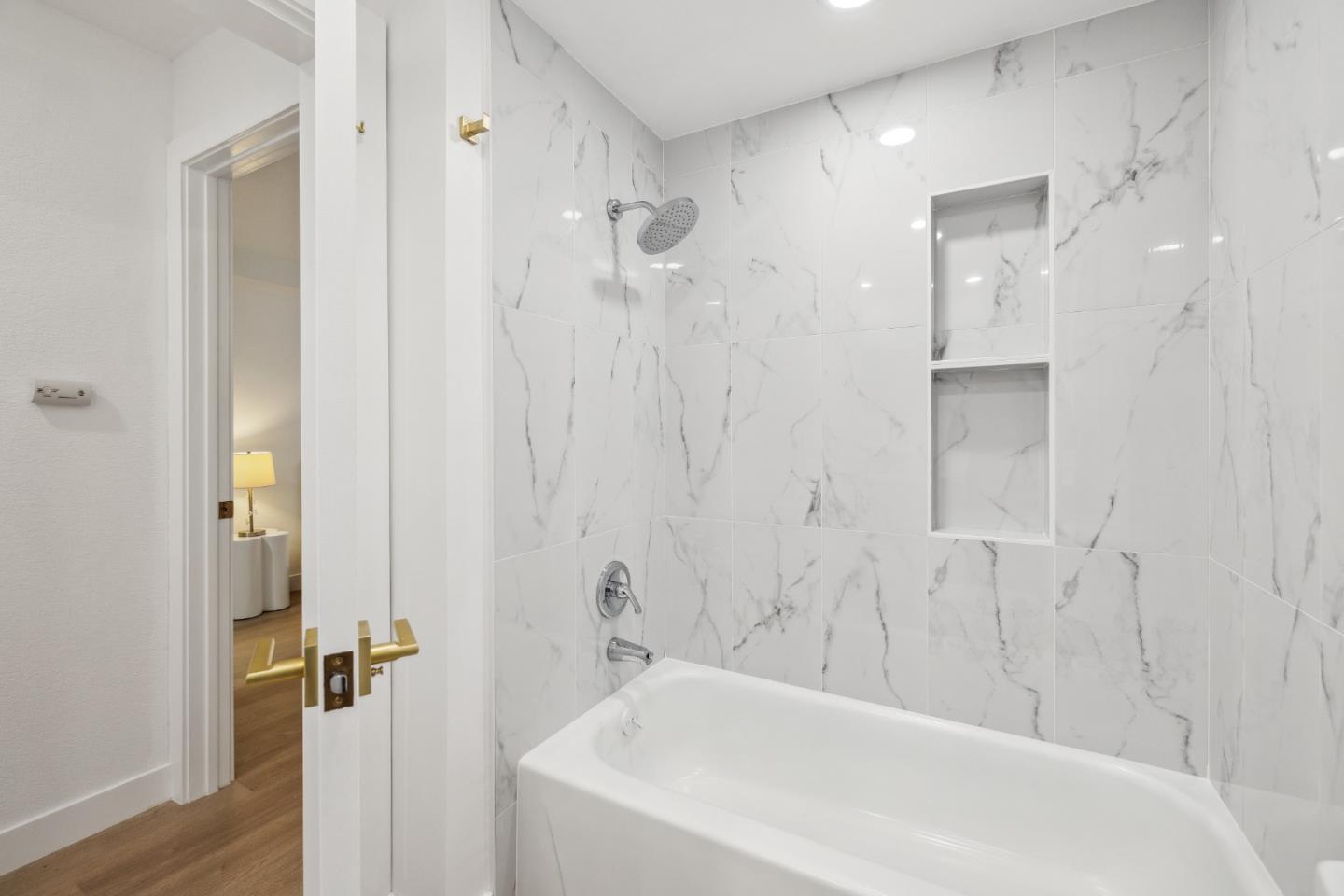 Detail Gallery Image 33 of 49 For 4159 El Camino Way #UNIT E,  Palo Alto,  CA 94306 - 2 Beds | 2 Baths