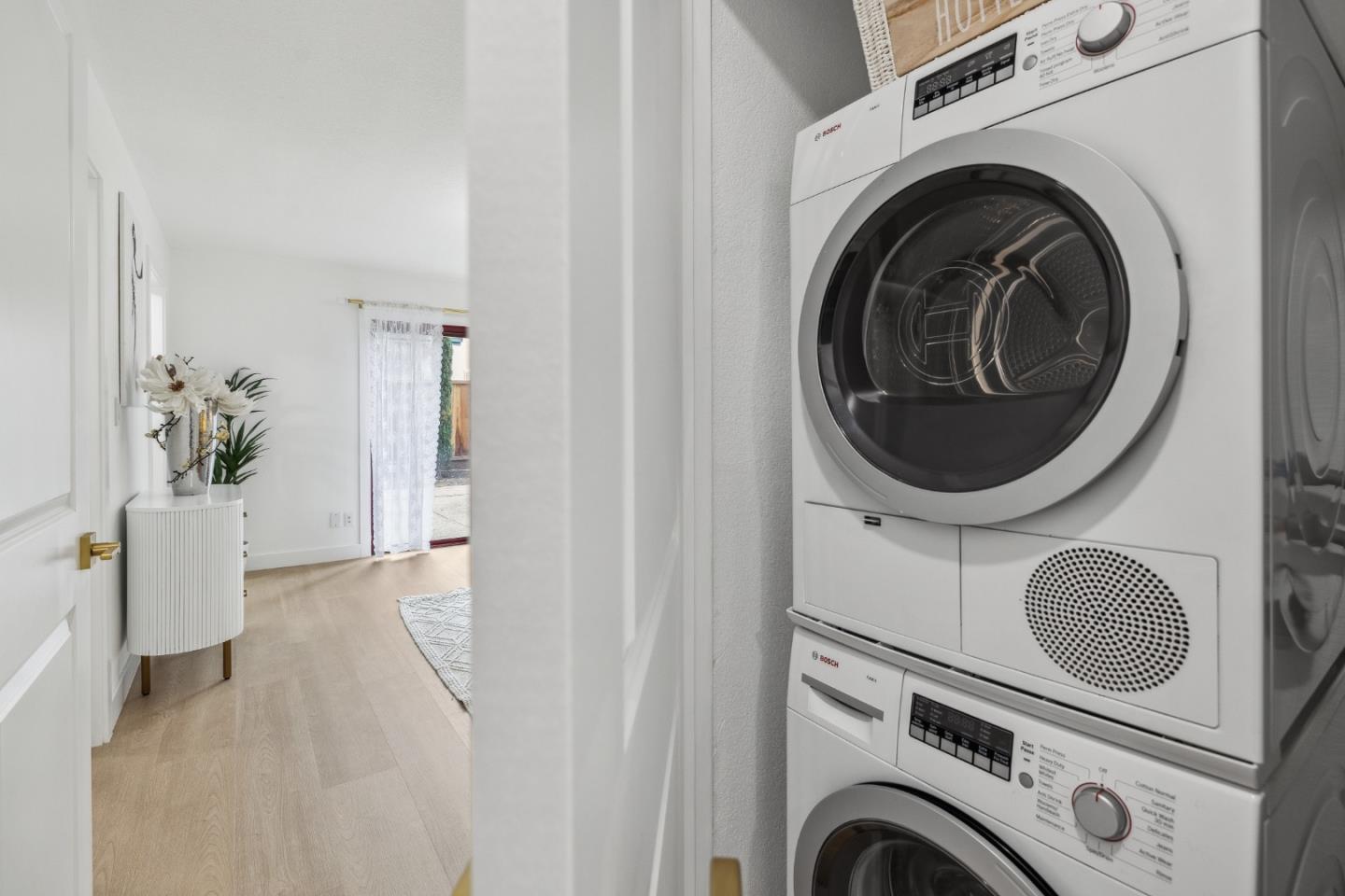 Detail Gallery Image 35 of 49 For 4159 El Camino Way #UNIT E,  Palo Alto,  CA 94306 - 2 Beds | 2 Baths