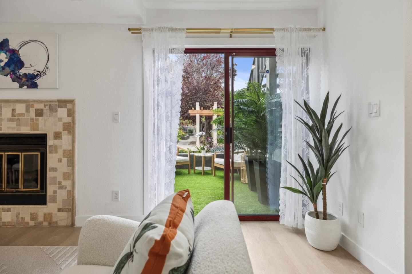 Detail Gallery Image 36 of 49 For 4159 El Camino Way #UNIT E,  Palo Alto,  CA 94306 - 2 Beds | 2 Baths