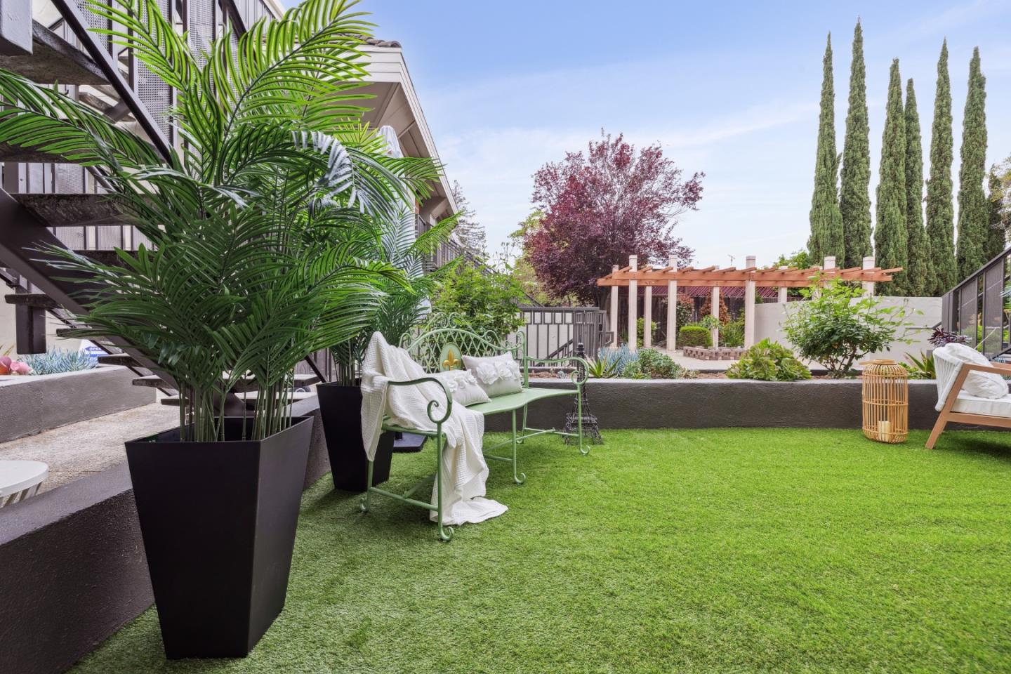 Detail Gallery Image 40 of 49 For 4159 El Camino Way #UNIT E,  Palo Alto,  CA 94306 - 2 Beds | 2 Baths