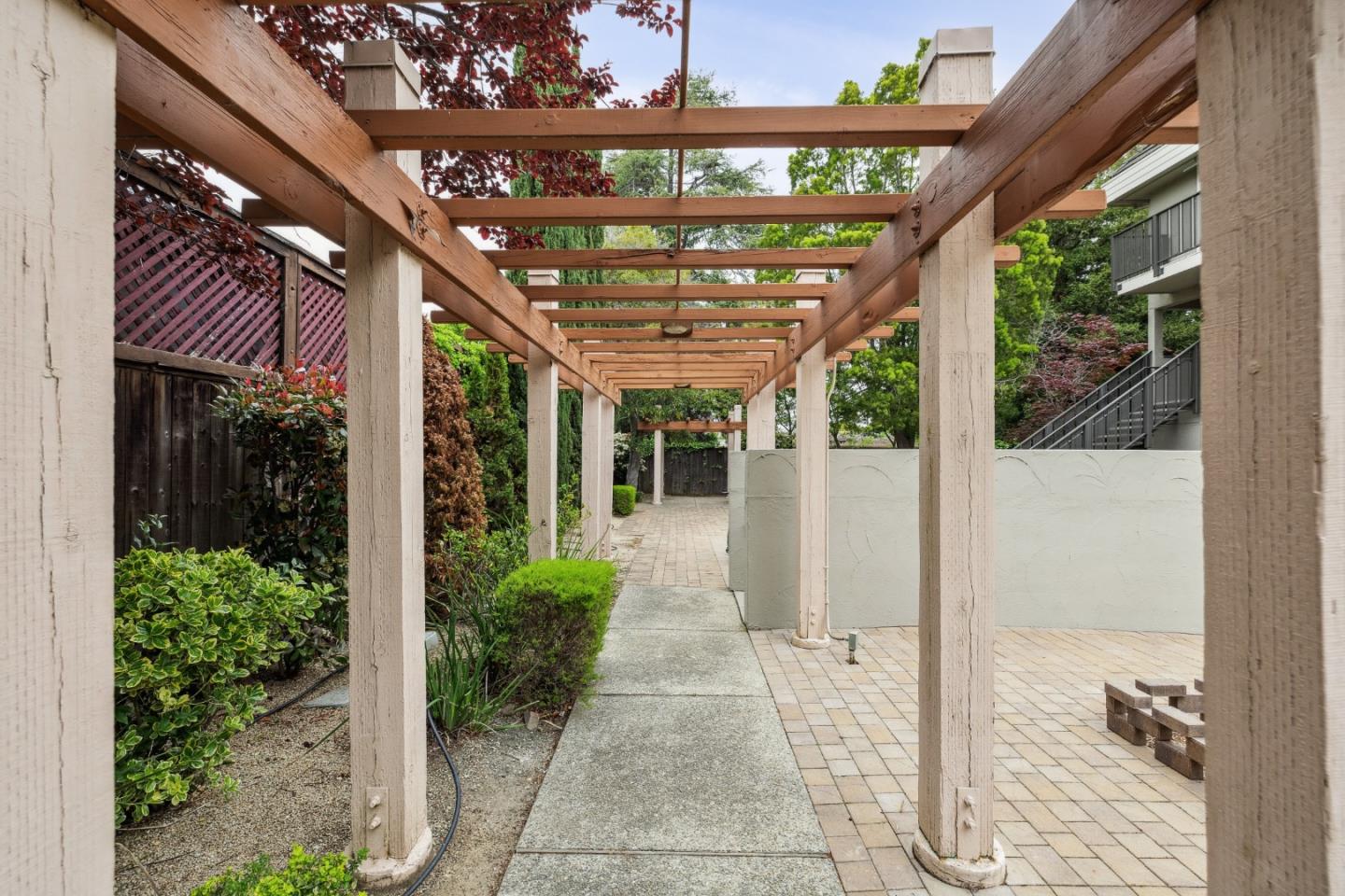 Detail Gallery Image 46 of 49 For 4159 El Camino Way #UNIT E,  Palo Alto,  CA 94306 - 2 Beds | 2 Baths