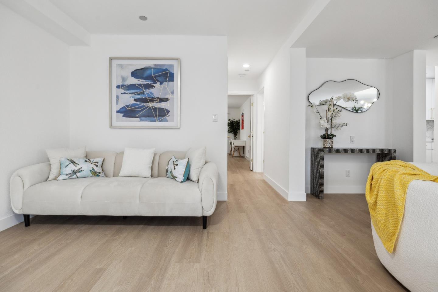 Detail Gallery Image 7 of 49 For 4159 El Camino Way #UNIT E,  Palo Alto,  CA 94306 - 2 Beds | 2 Baths