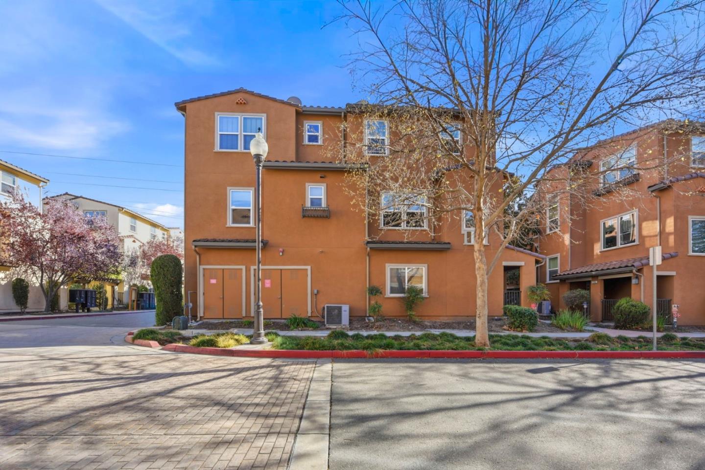 Detail Gallery Image 4 of 42 For 43896 Paso Pino Cmn, Fremont,  CA 94539 - 3 Beds | 3 Baths