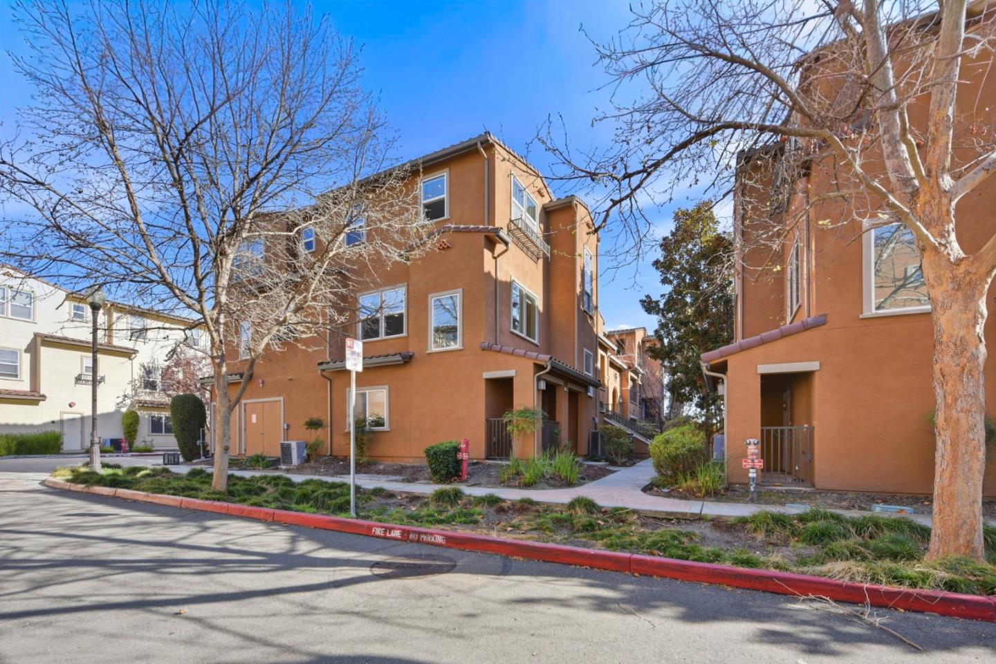 Detail Gallery Image 5 of 42 For 43896 Paso Pino Cmn, Fremont,  CA 94539 - 3 Beds | 3 Baths