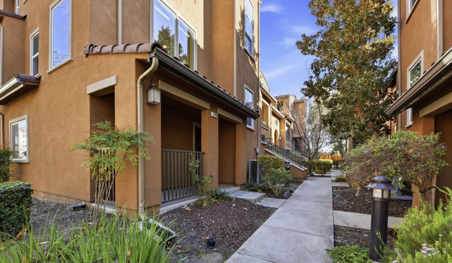 Detail Gallery Image 6 of 42 For 43896 Paso Pino Cmn, Fremont,  CA 94539 - 3 Beds | 3 Baths