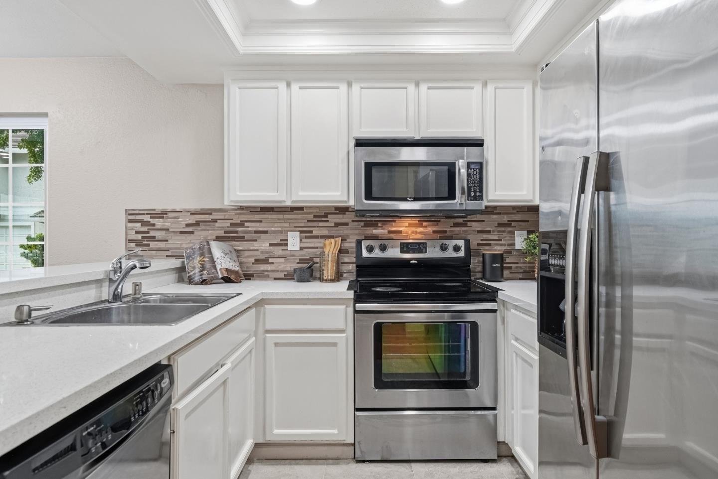 Detail Gallery Image 11 of 38 For 34767 Shalimar Ter, Fremont,  CA 94555 - 2 Beds | 2/1 Baths