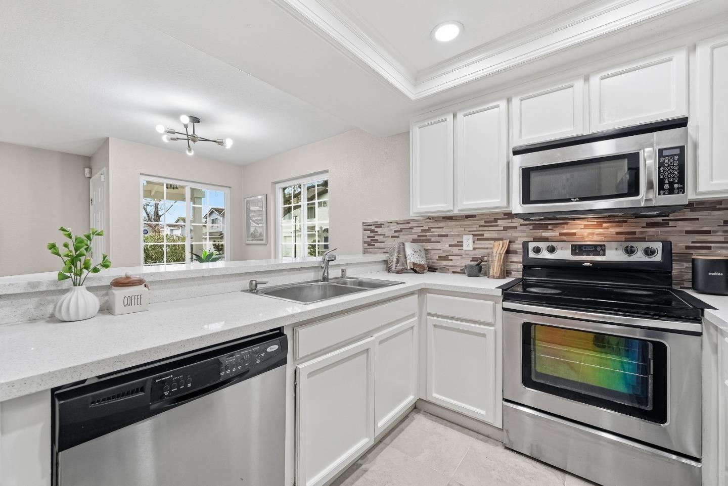 Detail Gallery Image 12 of 38 For 34767 Shalimar Ter, Fremont,  CA 94555 - 2 Beds | 2/1 Baths