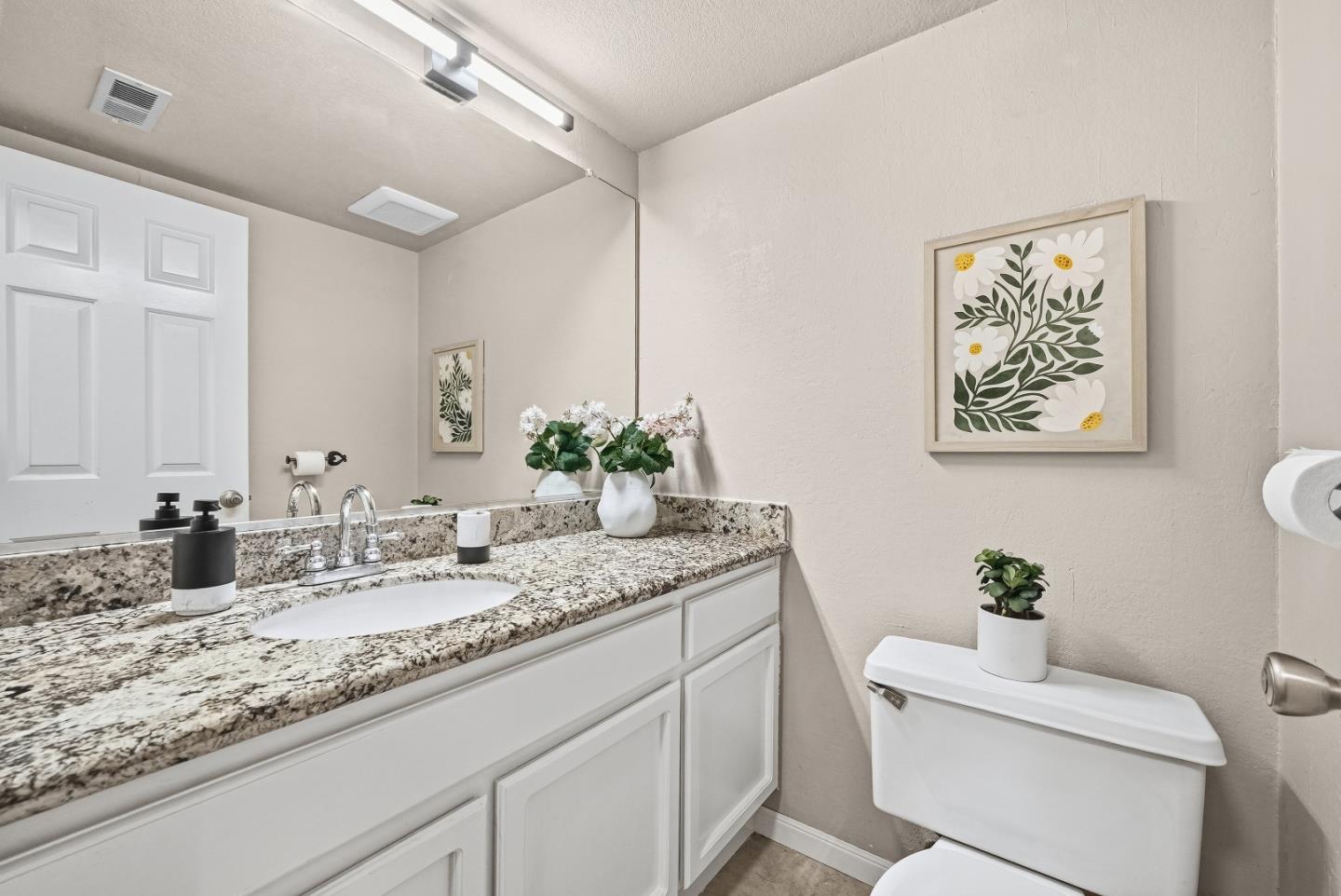 Detail Gallery Image 13 of 38 For 34767 Shalimar Ter, Fremont,  CA 94555 - 2 Beds | 2/1 Baths